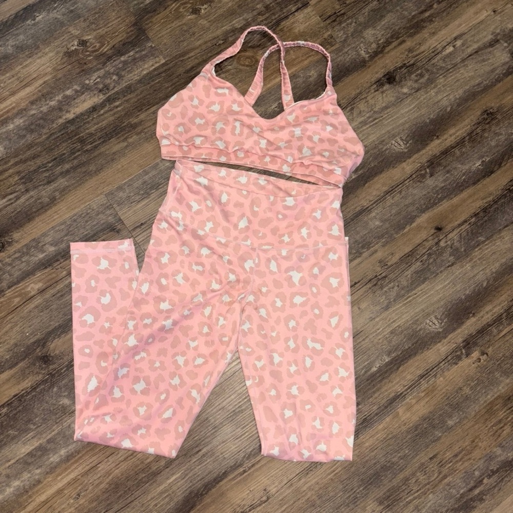 Pink Lily Pink cheetah athletic outfit